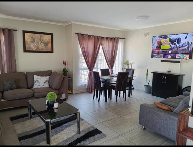 3 BEDROOM PROPERTY TO RENT IN TOWNSEND ESTATE
